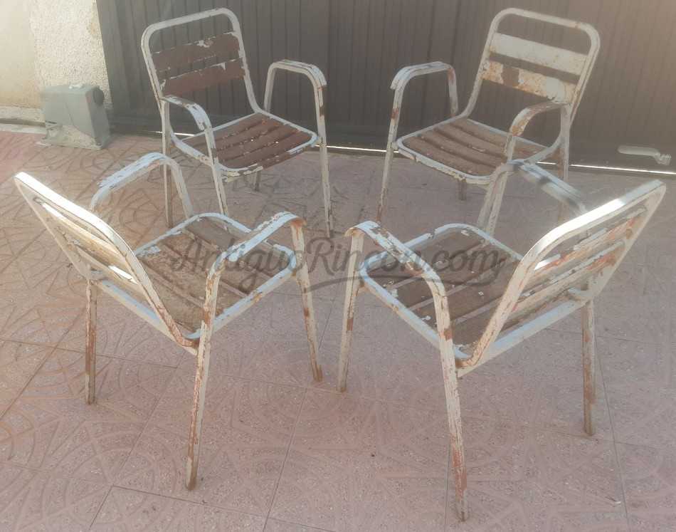 Sillas viejas de terraza de bar. 4 unidades. Años 70. Para pintar y reutilizar.