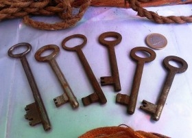 Colección de viejas llaves originales.