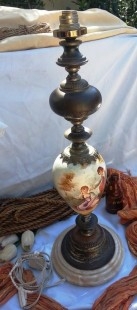 Lámpara de mesilla para restaurar. Metal y cerámica