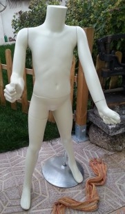 Maniquí de niño. Muy buen estado. Old child's maniki