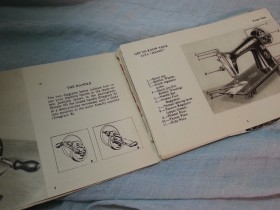 Antiguo manual de máquina alfa modelo 20. En inglés.