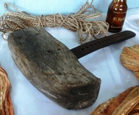 Maza de madera bestial. 4,2 kg. Atrezzo de carpintería para filmaciones.