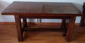 Mesa. Gran mesa en madera para salón. Rústica y fuerte.