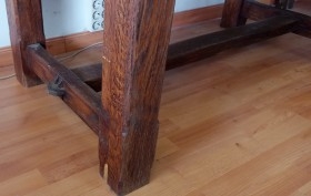 Mesa. Gran mesa en madera para salón. Rústica y fuerte.