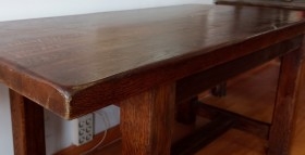 Mesa. Gran mesa en madera para salón. Rústica y fuerte.