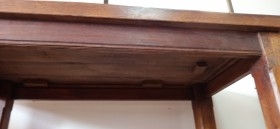 Mesa. Gran mesa en madera para salón. Rústica y fuerte.