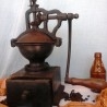 Antiguo molinillo de café. Peugeot Freres Breveten S.G.D.G. Old coffee grinder