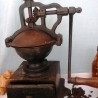 Antiguo molinillo de café. Peugeot Freres Breveten S.G.D.G. Old coffee grinder