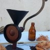 Antiguo molinillo de café. Rústico. De colección. Old coffee grinder.