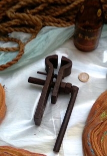Antiguo  tornillo "de apriete" para banco. Buen estado