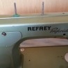 Máquina de coser vintage. Marca Refrey Preferida.