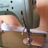 Máquina de coser vintage. Marca Refrey Preferida.