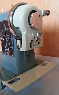 Máquina de coser. Marca Sears.