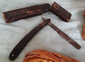 Navaja de afeitar. Antigua. En su caja original.