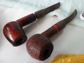 Pareja de viejas pipas. Con marca de fabricante. Couple of old pipes.