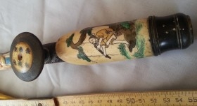 Antigua pipa de opio en hueso, latón y madera. Origen chino. Años 50