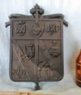 Escudo en bronce. Placa Religioso-Militar. 4,5 kg. Magnífica. Única.