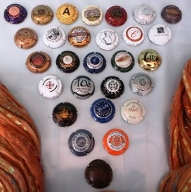 Colección de 28 placas de cava, champán