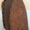 Plancha antigua de brasas en hierro. Asidera forrada.