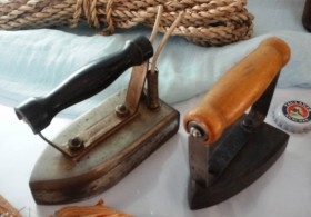 Pareja de planchas alemanas. Pequeño tamaño. Originales