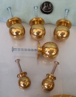 Pomos, tiradores en bronce. 6 piezas. Reutilizables.