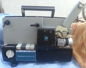 Viejo proyector Super 8. Marca Sankyo Dualux-8. Para piezas o decoración.