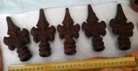 Viejas puntas de lanza. Hierro macizo. Adornos. Para reutilizar o decorar