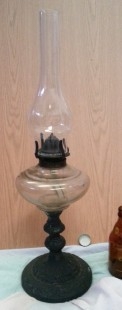 Quinqué en vidrio. Años 30. Perfecto estado. Preciosa lámpara todavía útil.