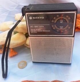 Vieja radio Sanyo RP 5115