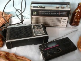 Tres viejas radios. Oskar, Kamb y desconocida. Para piezas o decoración