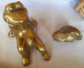 Ranas en bronce. Pareja. Ranas de la suerte. Años 80. Frogs in bronze. Couple