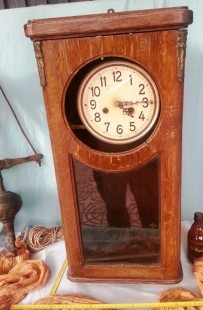 Reloj antiguo de pared. Años 40. Para restaurar. Gran tamaño.