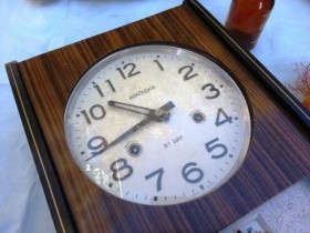 Reloj de pared. Años 70. Funciona perfectamente. Con su llave original.