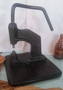 Remachadora prensadora de zapatero. Shoemaker presser
