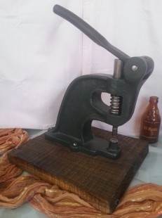 Remachadora prensadora de zapatero. Shoemaker presser.