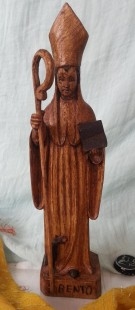 San benito. Vieja talla de madera. Preciosos detalles. Old wooden size.