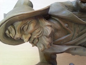 Escultura madera tallada. Sereno con alabarda. Impresionantes detalles. Carved wood sculpture