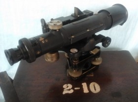 Teodolito británico antiguo  del año 1935 Caja madera original.