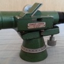 Teodolito antiguo. Marca stanley. Años 60. Británico.