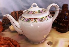 Tetera alemana en porcelana. Preciosa. Old german porcelain coffee