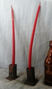 Veleros. Pequeño tamaño de estos candelabros. Con velas. No son antiguos.