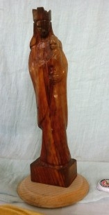 Virgen coronada. Con niño. Preciosa escultura tallada en madera.
