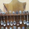 Cucharillas de té. Colección de 20 unidades. Con su expositor de madera. Tea spoons.