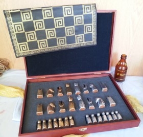 Ajedrez antigua de origen marroquí. Completa. Old chess. Complete.