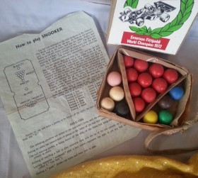 Juego de Mini-Billar. Británico. JUguete de los años 60. Old billiards balls.