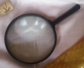Lupa vintage. Años 70. En vidrio y baquelita. Magnifying glass