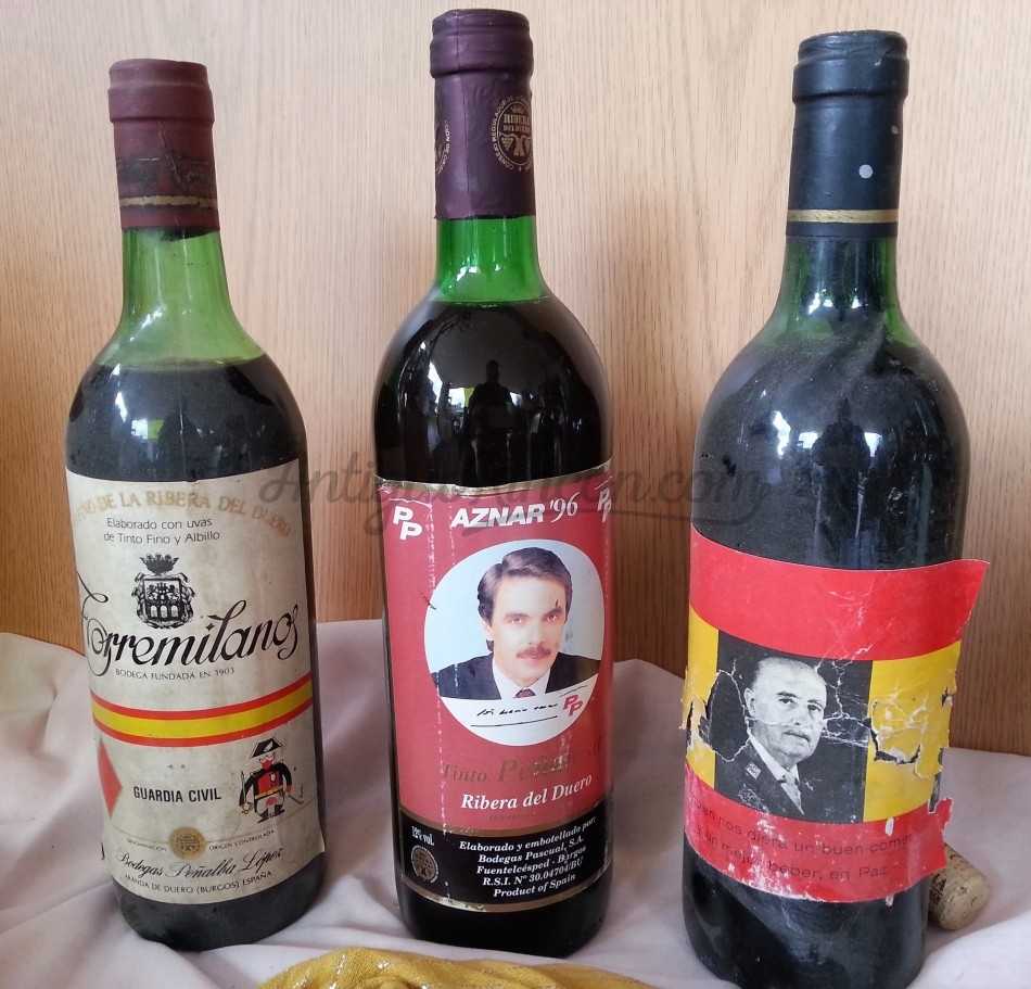 Vinos viejos. Colección de 3 vinos dedicados. Curiosos.