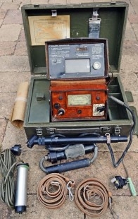 Contador geiger militar. Años 60. Guerra fría. Radiómetro profesional DP-66