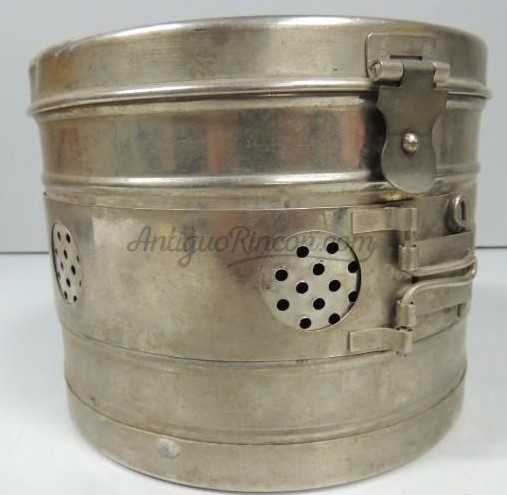 Esterilizador de jeringuillas e instrumental médico. Redondo. Útil todavía. Esterilizador de jeringuillas e instrumental médico. Redondo. Útil todavía.