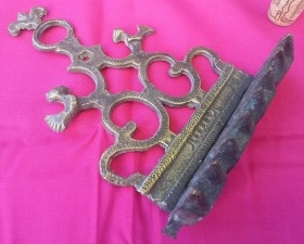 Lámpara judía. Hanukia de aceite. Janukia. En bronce. Muy antigua. Jewish chandelier